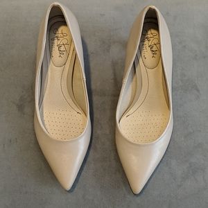 Lifes Stride Nude Pumps